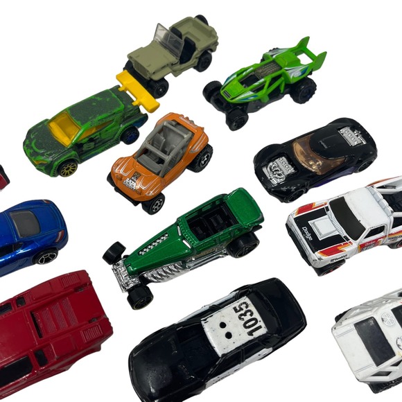 Die Cast Lot of 18 Miscellaneous Cars Trucks Hot Wheels Dodge Muscle Car - Picture 4 of 9